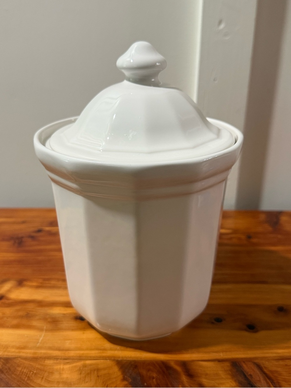 Vintage Pfaltzgraff Heritage White Stoneware Small 8.5" Canister Farmhouse Style
